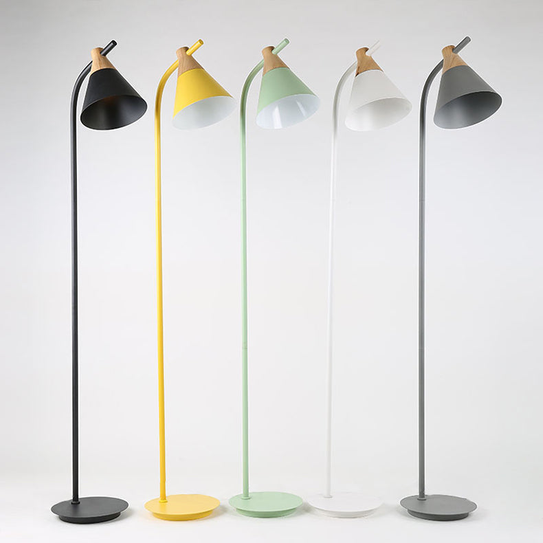 Scandinavische Vloerlamp van Metaal met Kegelvormige Kap | Staande Leeslamp met Gebogen Arm voor Woonkamer | Slaapkamer en Leeshoek