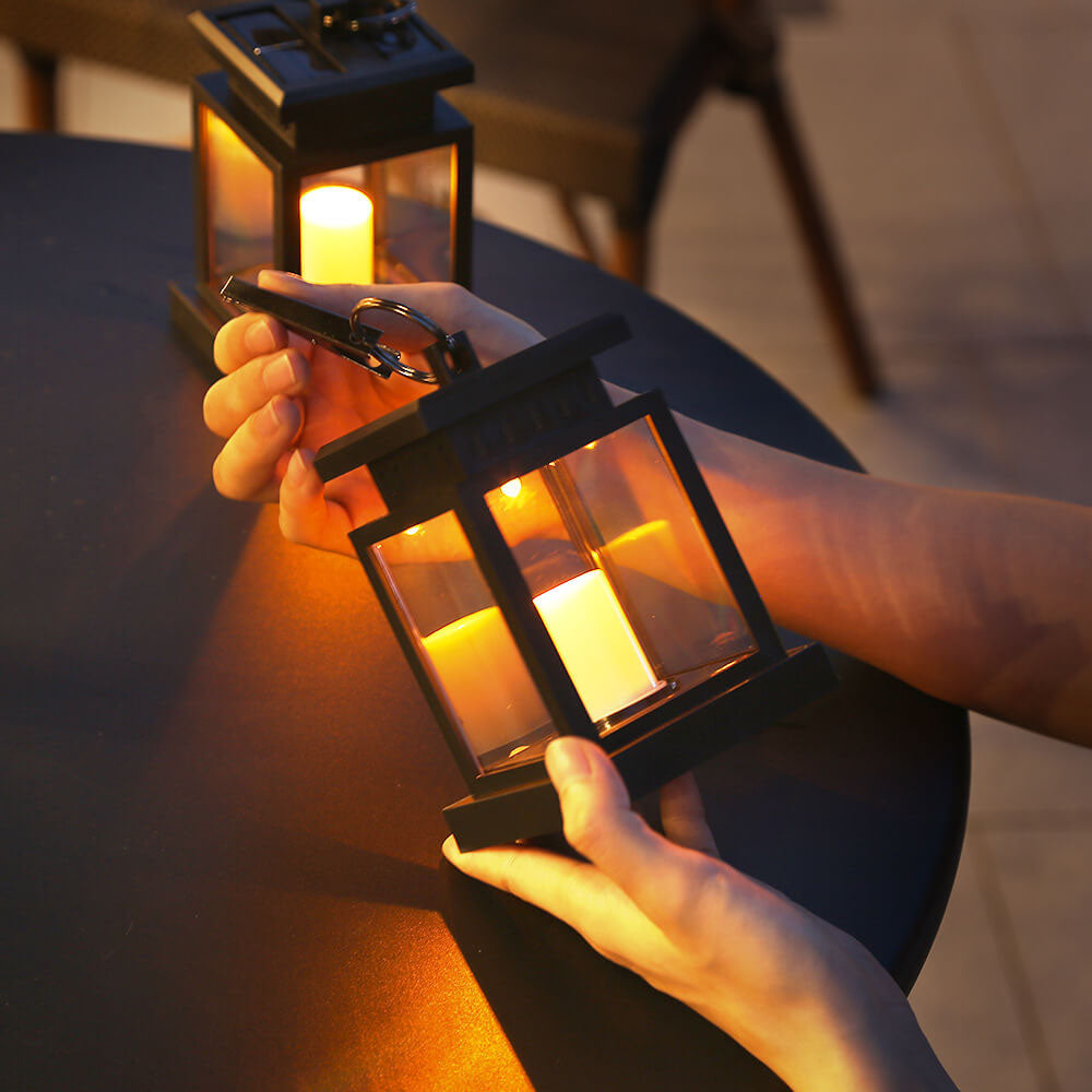 Solar Lantaarn met LED Kaars | Retro Hanglantaarn op Zonne-energie met Ophangclip | Spatwaterdichte Tuinverlichting voor Balkon en Terras