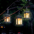 Solar Lantaarn met LED Kaars | Retro Hanglantaarn op Zonne-energie met Ophangclip | Spatwaterdichte Tuinverlichting voor Balkon en Terras