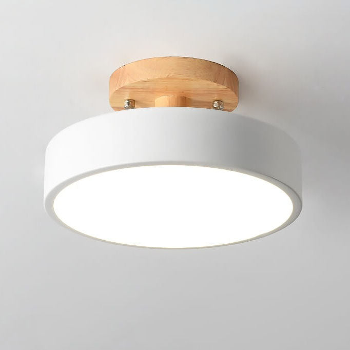 Scandinavische Ronde LED Plafondlamp met Houten Voet Kleine Plafonnière met Ingebouwde LED en Keuze uit Lichtkleur voor Hal | Gang en Slaapkamer