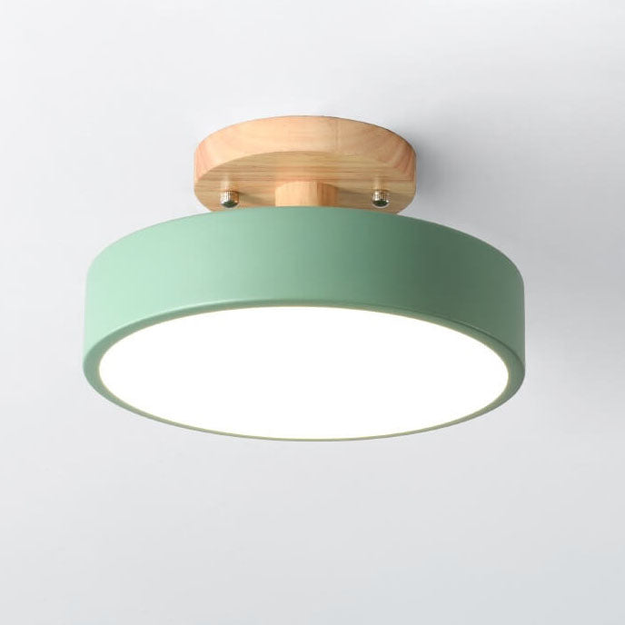 Scandinavische Ronde LED Plafondlamp met Houten Voet Kleine Plafonnière met Ingebouwde LED en Keuze uit Lichtkleur voor Hal | Gang en Slaapkamer