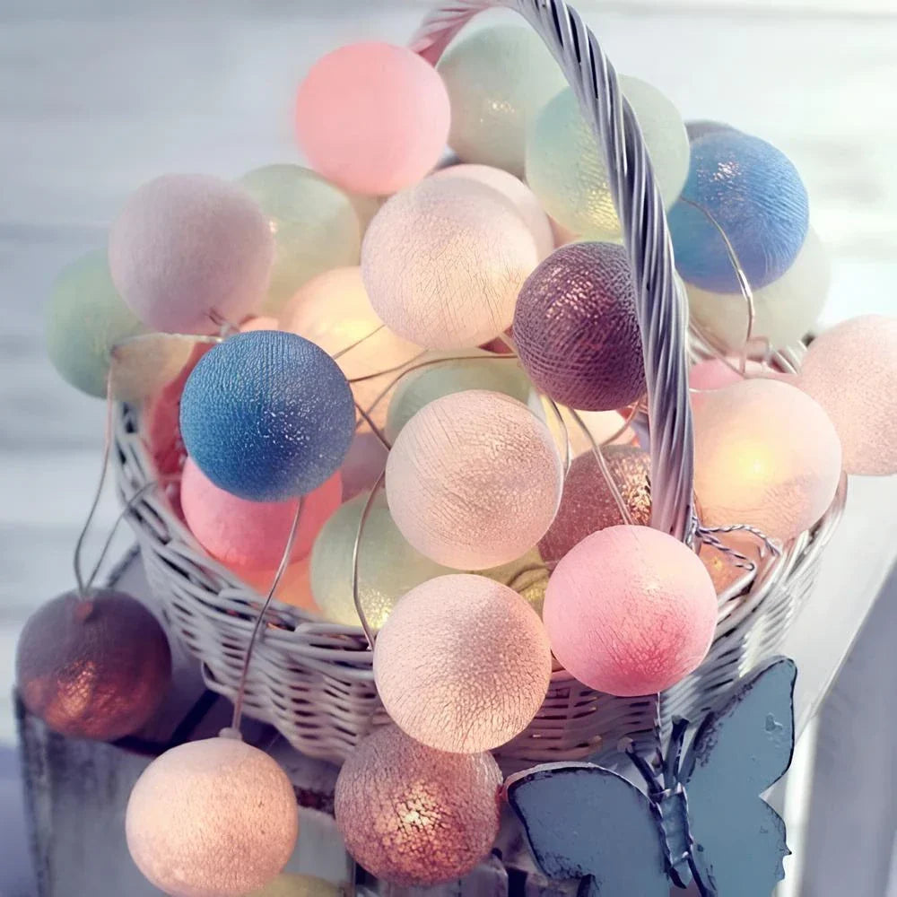 Katoenen Ballen Lichtslinger LED | Cotton Ball Lichtsnoer op USB of Batterijen met Warm Licht voor Slaapkamer | Kinderkamer en Woonkamer