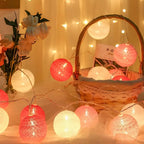 Katoenen Ballen Lichtslinger LED | Cotton Ball Lichtsnoer op USB of Batterijen met Warm Licht voor Slaapkamer | Kinderkamer en Woonkamer