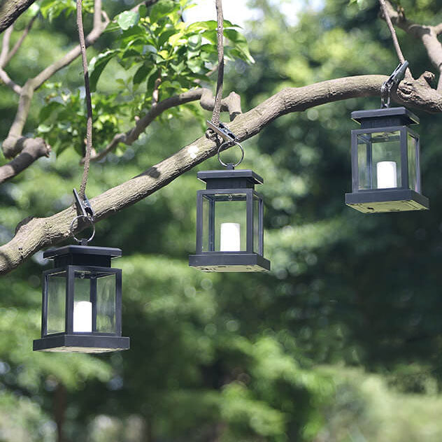 Solar Lantaarn met LED Kaars | Retro Hanglantaarn op Zonne-energie met Ophangclip | Spatwaterdichte Tuinverlichting voor Balkon en Terras