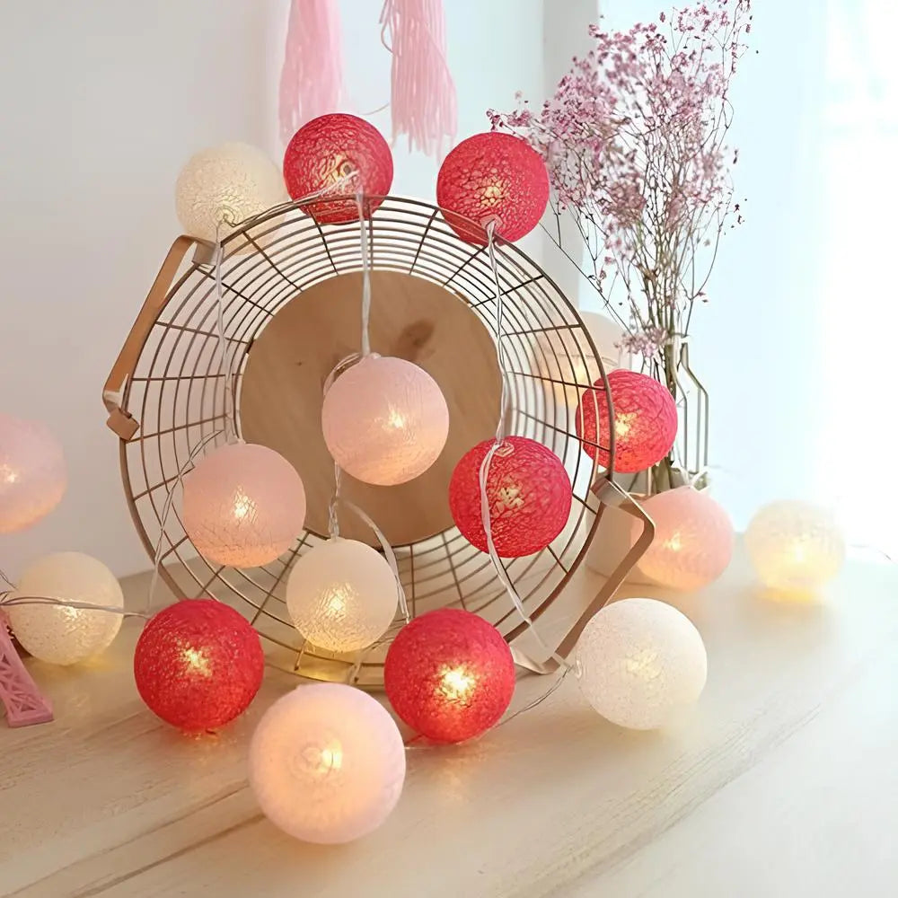 Katoenen Ballen Lichtslinger LED | Cotton Ball Lichtsnoer op USB of Batterijen met Warm Licht voor Slaapkamer | Kinderkamer en Woonkamer