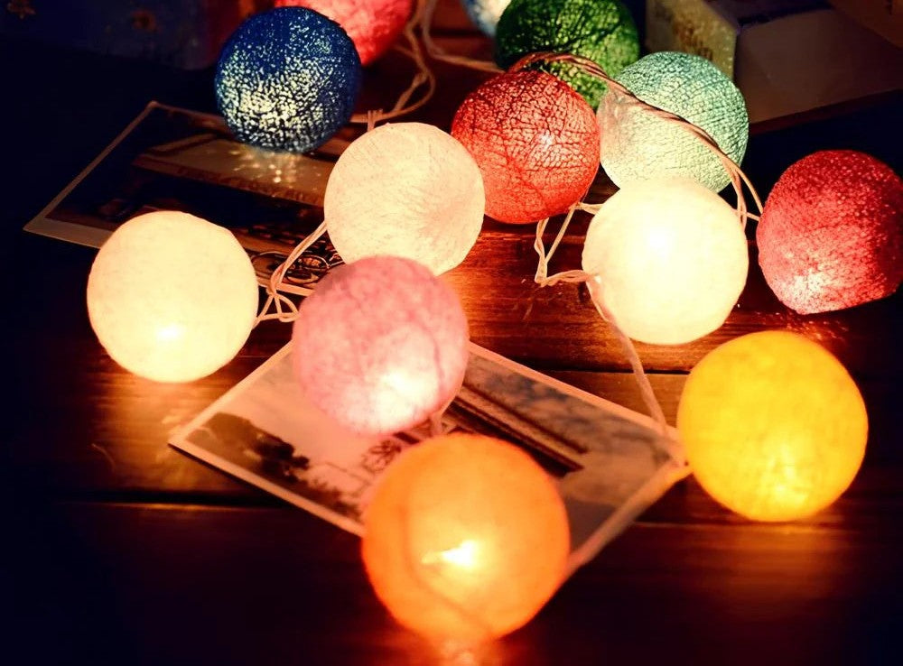 Katoenen Ballen Lichtslinger LED | Cotton Ball Lichtsnoer op USB of Batterijen met Warm Licht voor Slaapkamer | Kinderkamer en Woonkamer