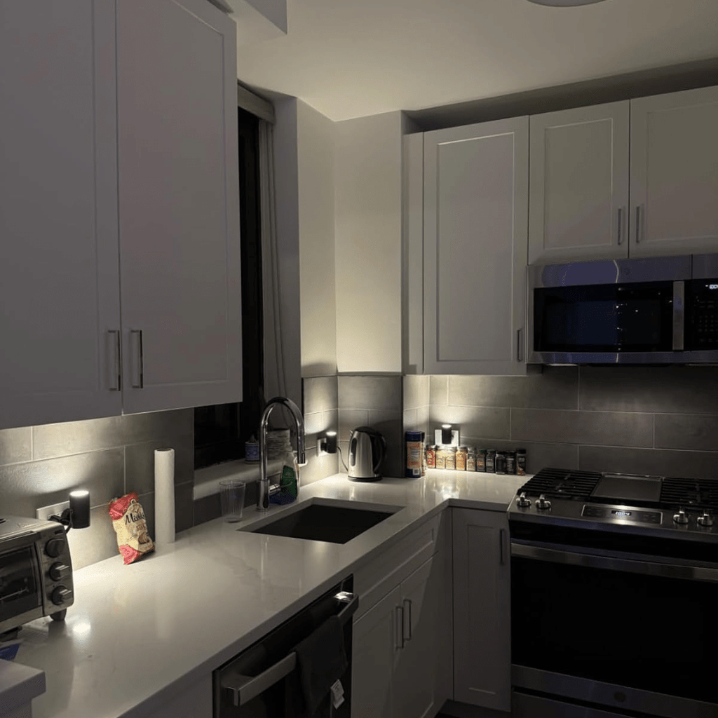 Dimbare LED Stekkerlamp met Lichtsensor Nachtlampje voor in het Stopcontact zonder Bedrading voor Gang | Trap en Slaapkamer