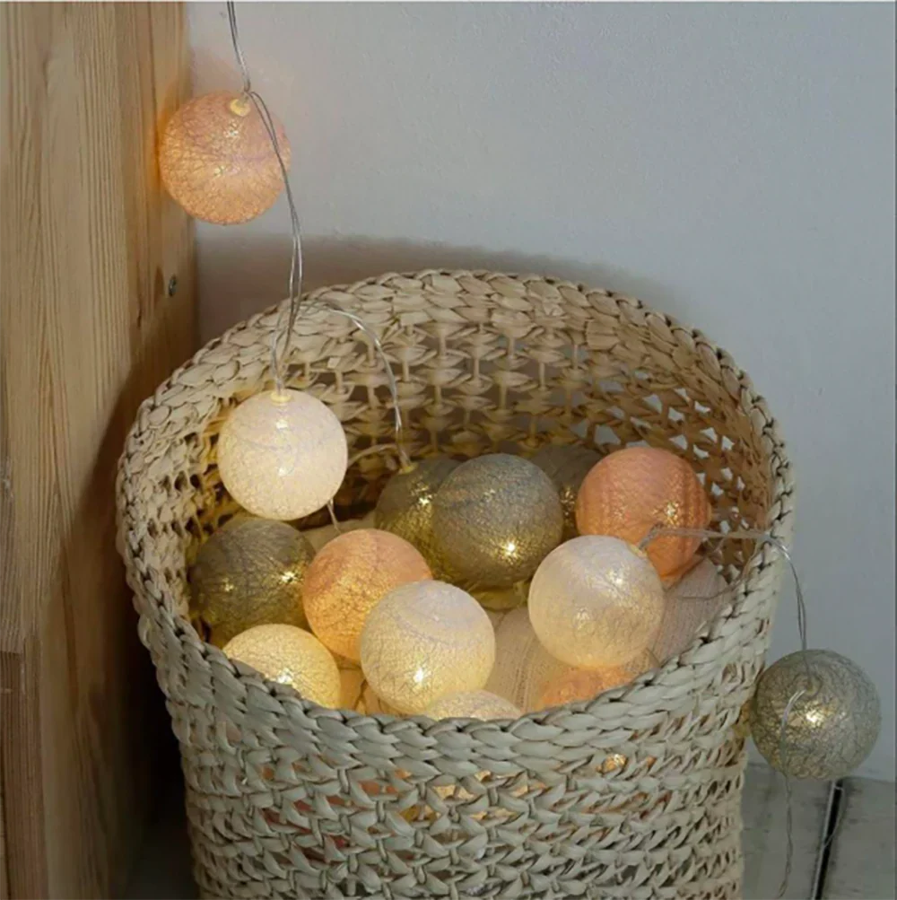 Katoenen Ballen Lichtslinger LED | Cotton Ball Lichtsnoer op USB of Batterijen met Warm Licht voor Slaapkamer | Kinderkamer en Woonkamer