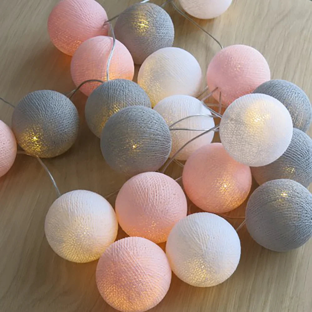 Katoenen Ballen Lichtslinger LED | Cotton Ball Lichtsnoer op USB of Batterijen met Warm Licht voor Slaapkamer | Kinderkamer en Woonkamer