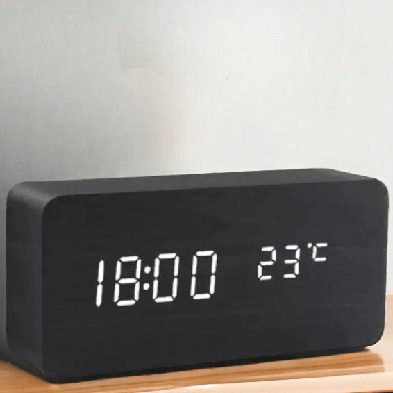 Houten LED Wekker met Geluidsbediening Digitale Tafelklok met Instelbare Helderheid op USB of Batterij voor Nachtkastje | Bureau en Woonkamer