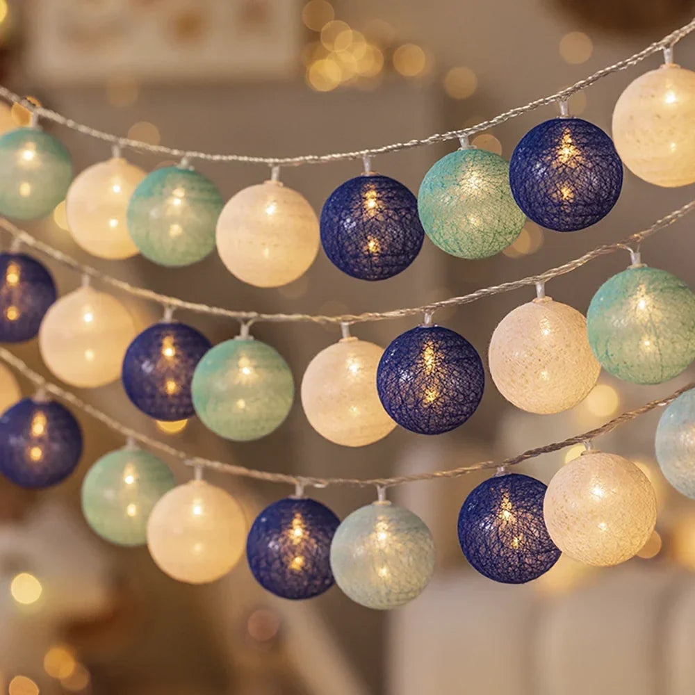 Katoenen Ballen Lichtslinger LED | Cotton Ball Lichtsnoer op USB of Batterijen met Warm Licht voor Slaapkamer | Kinderkamer en Woonkamer