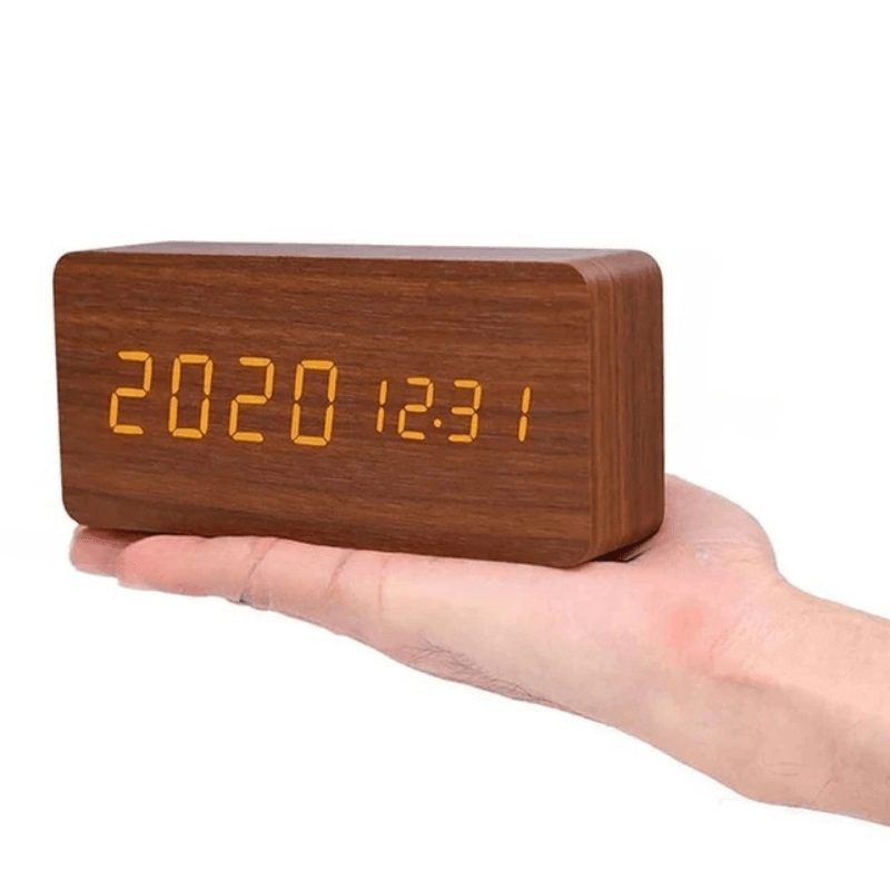 Houten LED Wekker met Geluidsbediening Digitale Tafelklok met Instelbare Helderheid op USB of Batterij voor Nachtkastje | Bureau en Woonkamer