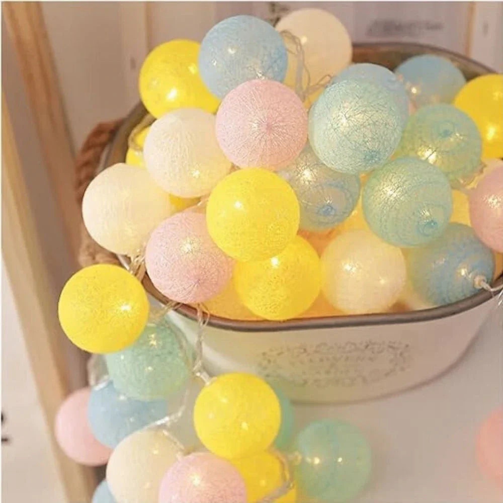 Katoenen Ballen Lichtslinger LED | Cotton Ball Lichtsnoer op USB of Batterijen met Warm Licht voor Slaapkamer | Kinderkamer en Woonkamer