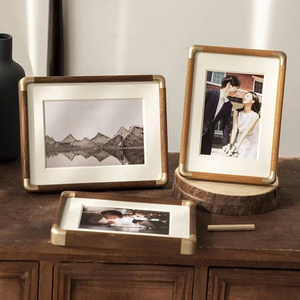 Houten Fotolijst met Metalen Hoeken Vintage Staande Fotolijst van Massief Hout Staand of Liggend te Plaatsen voor Bureau | Kast en Nachtkastje
